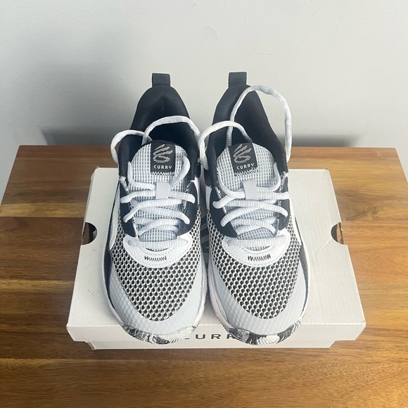 Under armour new Kids' Curry 3Z24 Basketball Shoe Little Kid size 12 - Picture 3 of 9